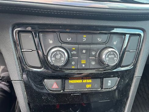 Used 2020 Buick Encore Essence FWD image 14