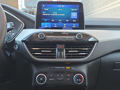 Used 2022 Ford Escape SE image 20