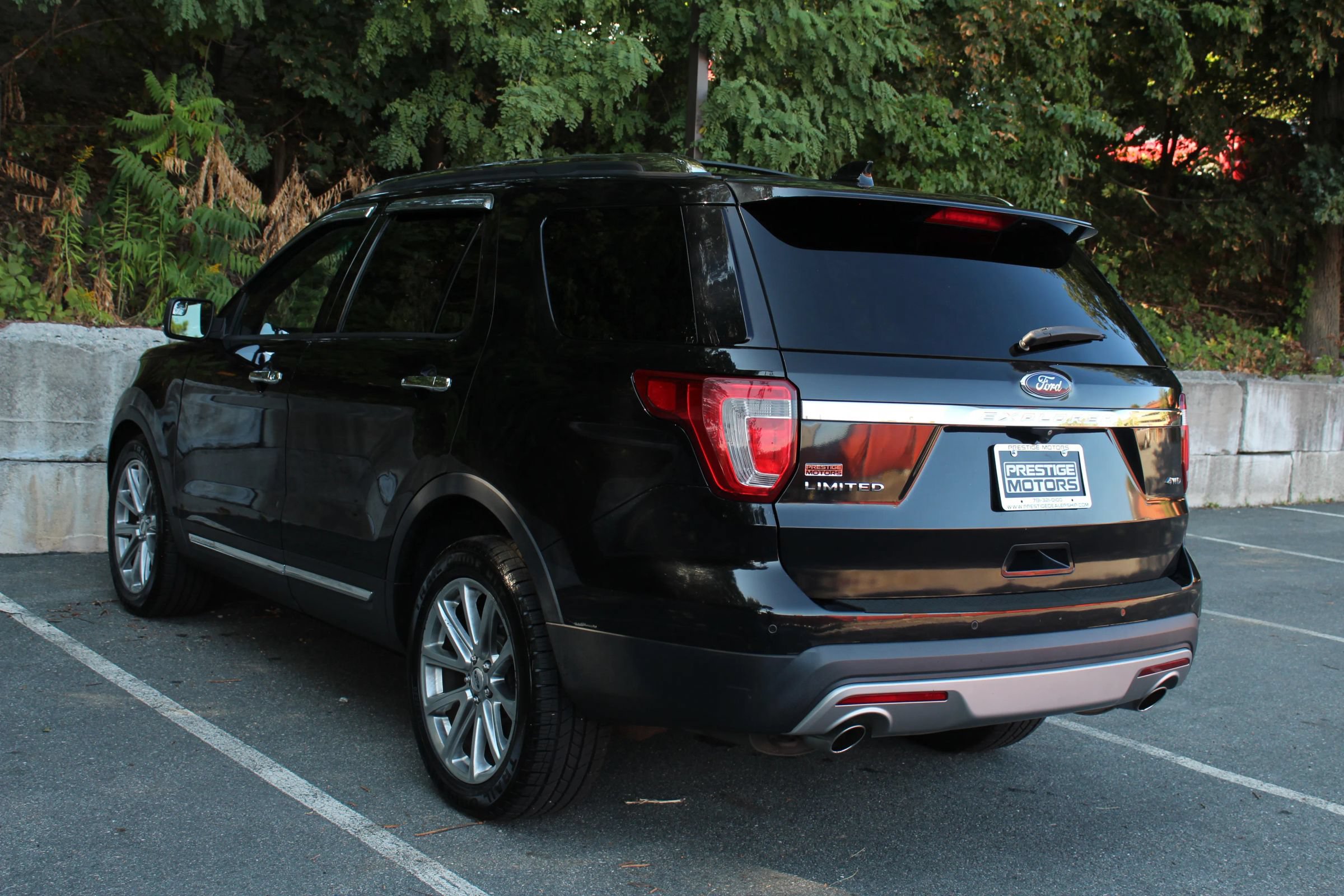 Used 2016 Ford Explorer Limited AWD/4WD image 7