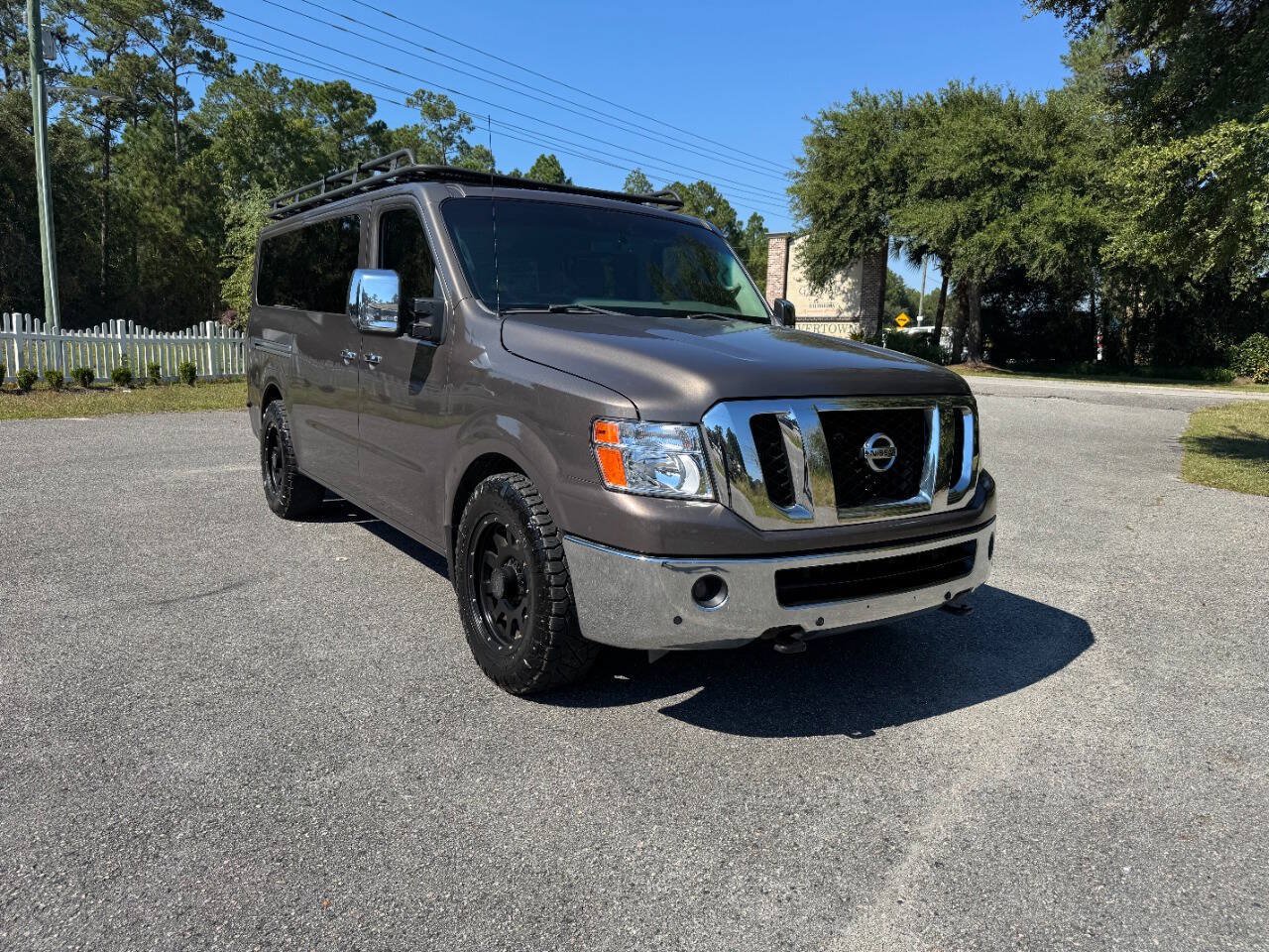 Used 2017 Nissan NV 3500 SL RWD image 37