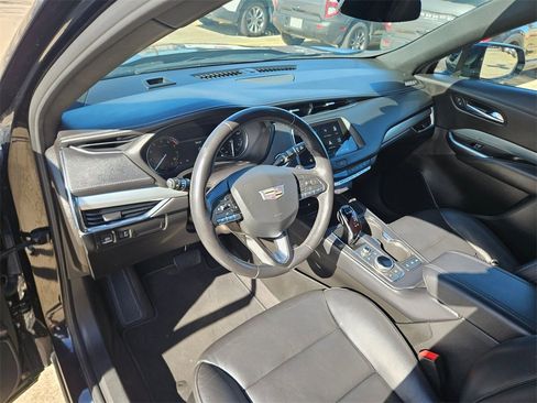 Used 2023 Cadillac XT4 Premium Luxury image 13