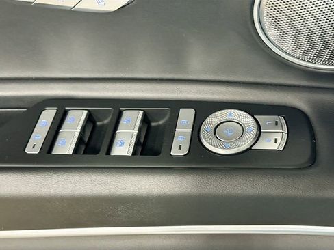 Used 2021 Genesis GV80 2.5T w/ Prestige Package 04 AWD/4WD image 18