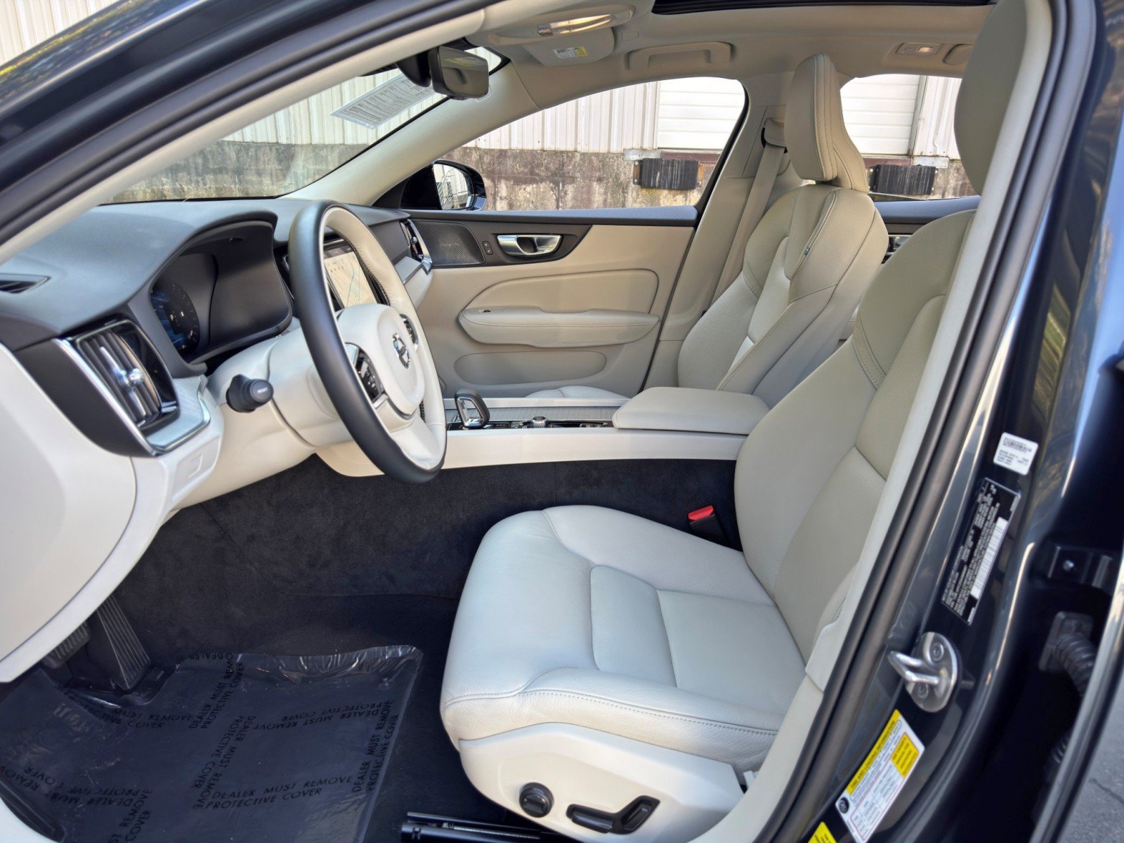 Used 2025 Volvo S60 B5 Plus w/ Climate Package FWD image 17
