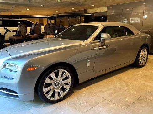 Used 2016 Rolls-Royce Dawn RWD image 1