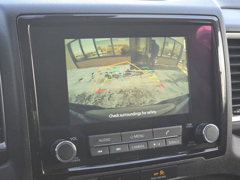 Used 2023 Nissan Frontier SV w/ SV Convenience Package image 12