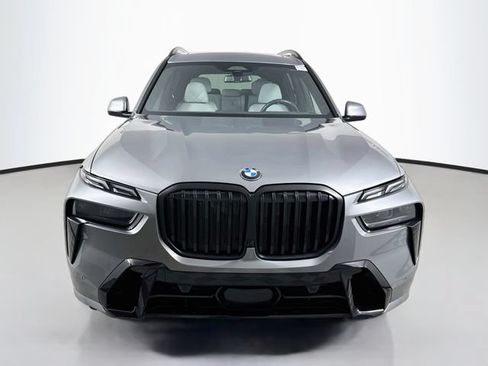 Used 2026 BMW X7 xDrive40i AWD/4WD image 2