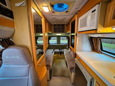 Used 2006 Chevrolet Express 3500 Extended w/ Power and Light Package image 31