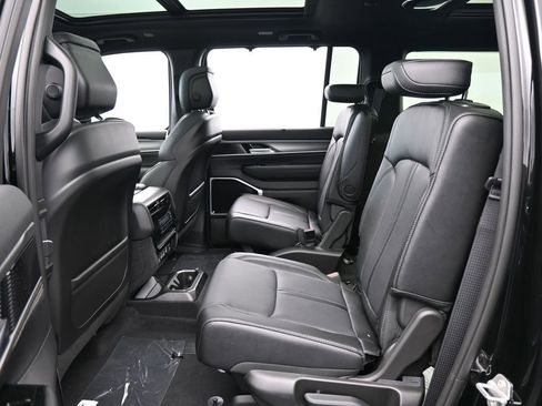 New 2026 Jeep Grand Wagoneer L Limited image 29