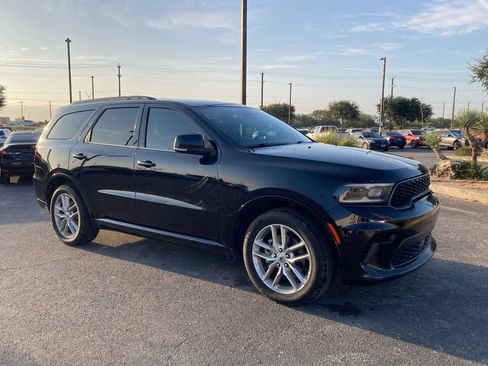 Used 2024 Dodge Durango GT RWD image 2