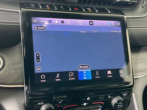 Used 2023 Jeep Grand Cherokee Limited image 13