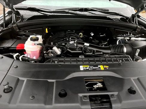 Used 2025 Jeep Grand Cherokee L Laredo w/ Luxury Tech Group I image 9