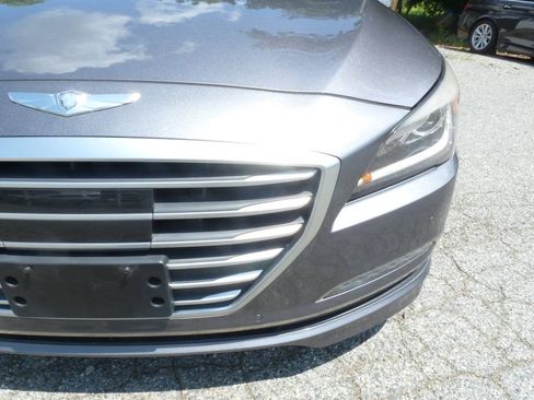 Used 2015 Hyundai Genesis 5.0 RWD image 3