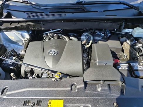 Used 2017 Toyota Highlander SE AWD/4WD image 23