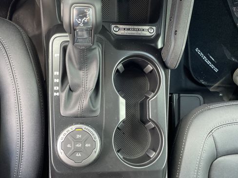 New 2025 Ford Bronco Badlands image 30