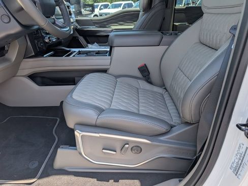 New 2026 Ford F350 Platinum w/ Platinum Plus Package AWD/4WD image 8