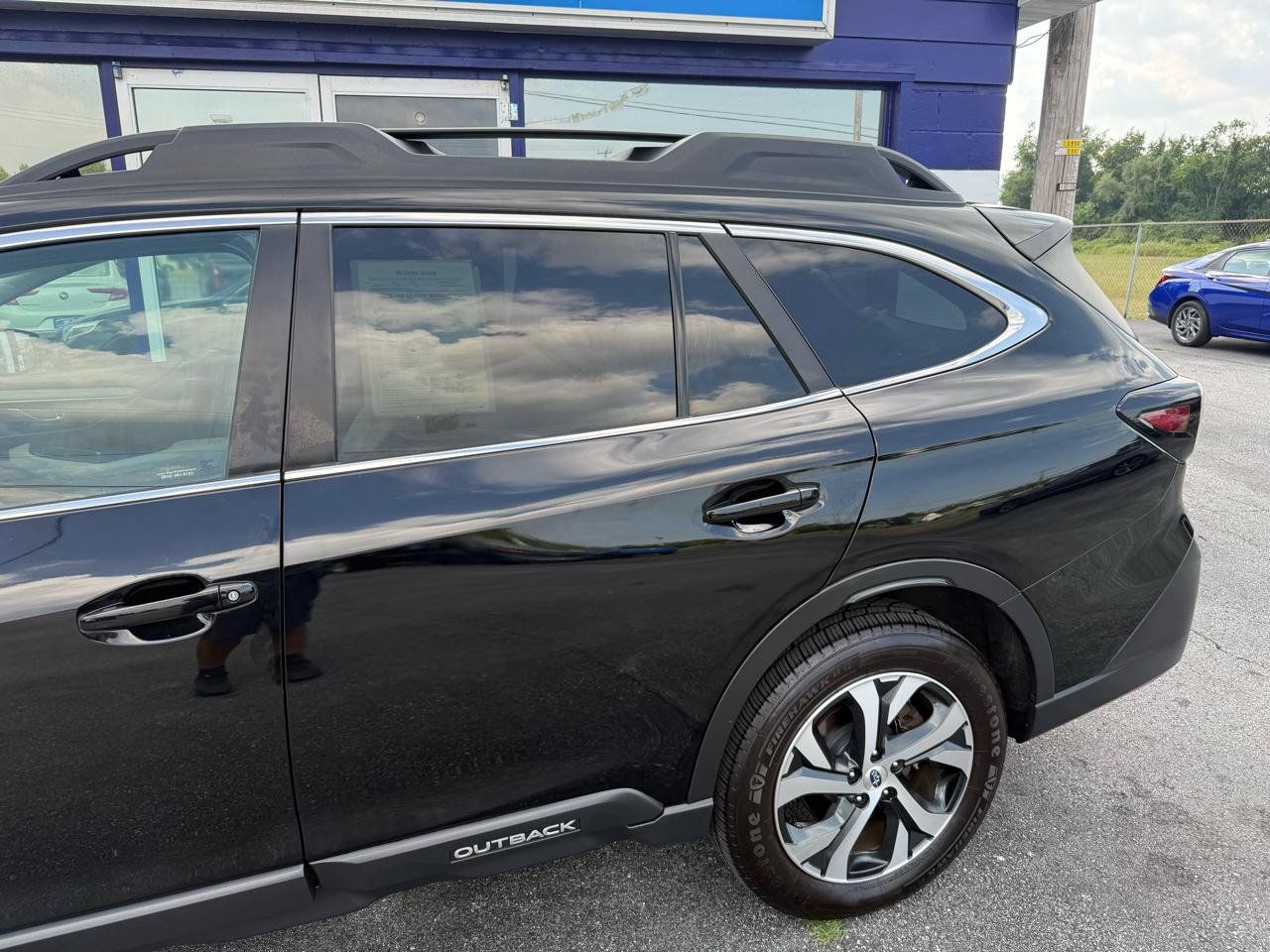 Used 2022 Subaru Outback Limited AWD/4WD image 2