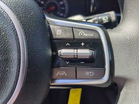 Used 2023 Kia Sorento LX FWD image 29