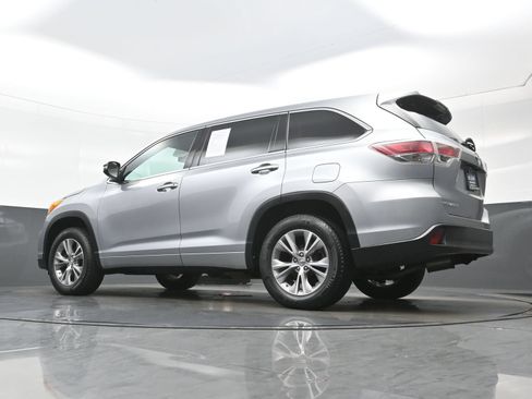 Used 2014 Toyota Highlander Plus FWD image 27