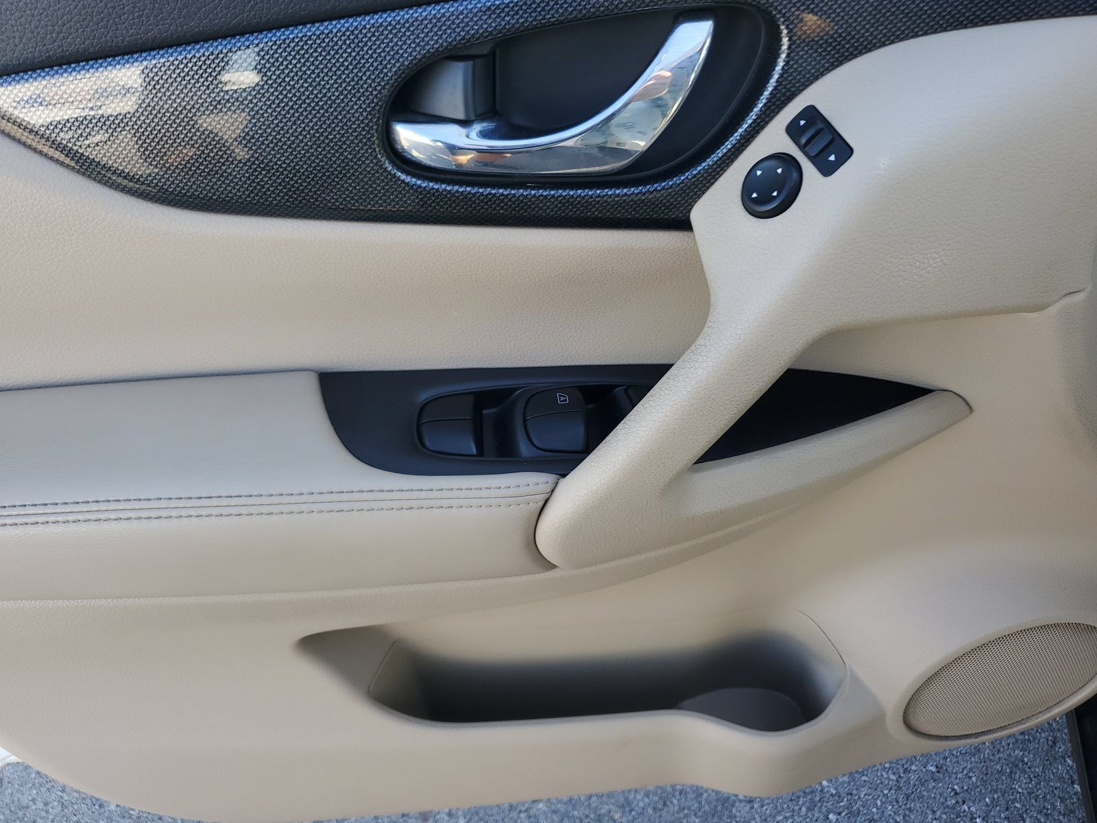 Used 2014 Nissan Rogue SL AWD/4WD image 21