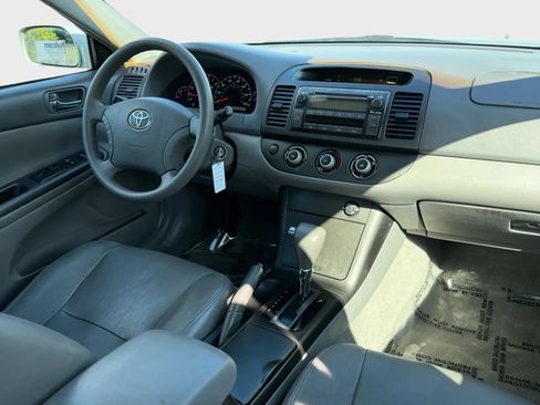 Used 2005 Toyota Camry LE FWD image 15