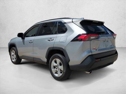Used 2021 Toyota RAV4 XLE FWD image 7