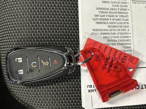 Used 2020 Chevrolet Traverse LT image 39