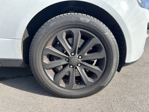 Used 2016 Land Rover Range Rover HSE image 8