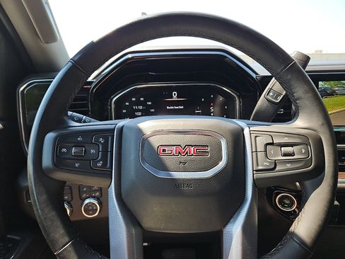Used 2025 GMC Sierra 1500 SLT AWD/4WD image 19