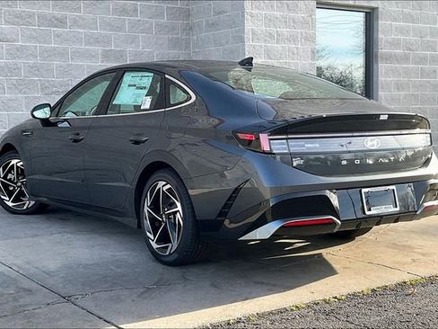 New 2025 Hyundai Sonata SEL image 3