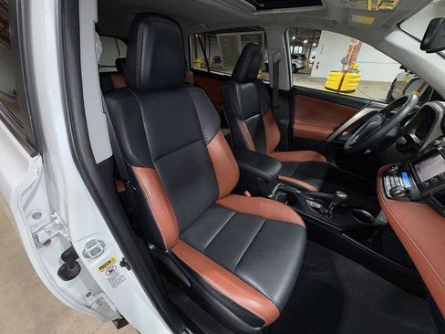 Used 2015 Toyota RAV4 Limited image 16