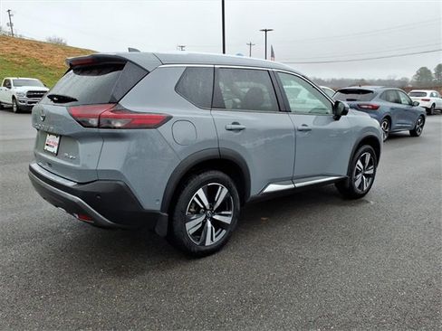 Used 2023 Nissan Rogue SL w/ SL Premium Package image 4