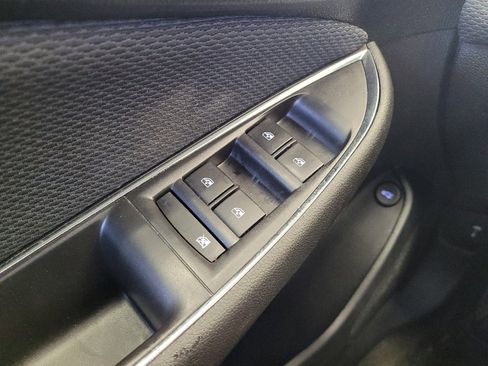 Used 2019 Chevrolet Cruze LT w/ Convenience Package FWD image 27