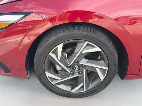Certified 2025 Hyundai Elantra SEL FWD image 33