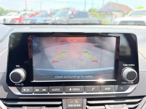 Used 2024 Nissan Altima 2.5 S FWD image 15