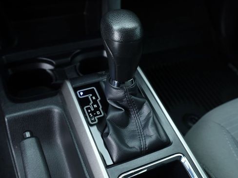 Used 2019 Toyota Tacoma SR5 image 10