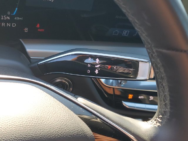 Certified 2024 Cadillac Lyriq Luxury AWD/4WD image 21