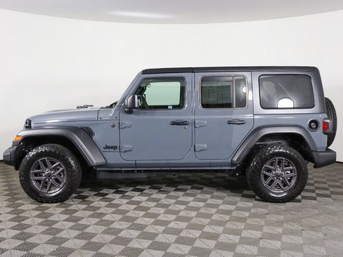 Used 2026 Jeep Wrangler Unlimited Sport AWD/4WD image 14