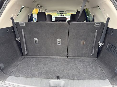 Certified 2025 Nissan Pathfinder SV image 36