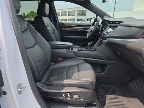 Used 2024 Cadillac XT5 Premium Luxury w/ Platinum Package AWD/4WD image 15