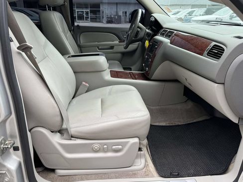 Used 2011 Chevrolet Tahoe LTZ AWD/4WD image 13