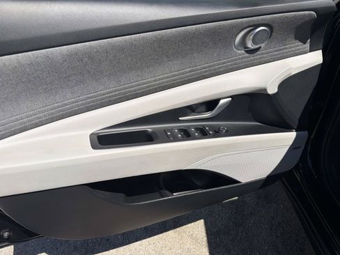 Used 2024 Hyundai Elantra Limited FWD image 15