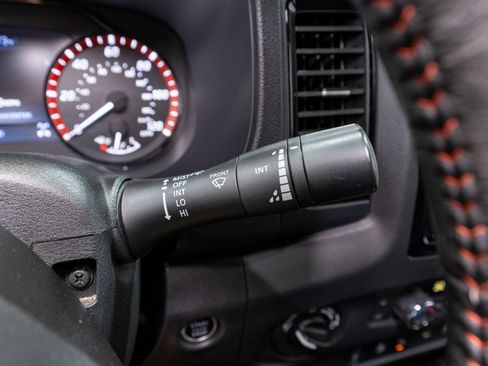 Used 2023 Nissan Frontier PRO-4X w/ Pro-4X Premium Package image 32