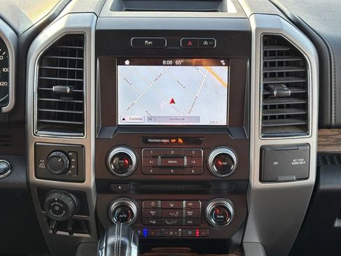Used 2018 Ford F150 Lariat w/ Equipment Group 501A Mid AWD/4WD image 23
