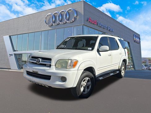 Used 2005 Toyota Sequoia SR5 image 1