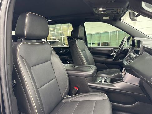 Used 2022 GMC Yukon XL SLT w/ SLT Premium Package image 21