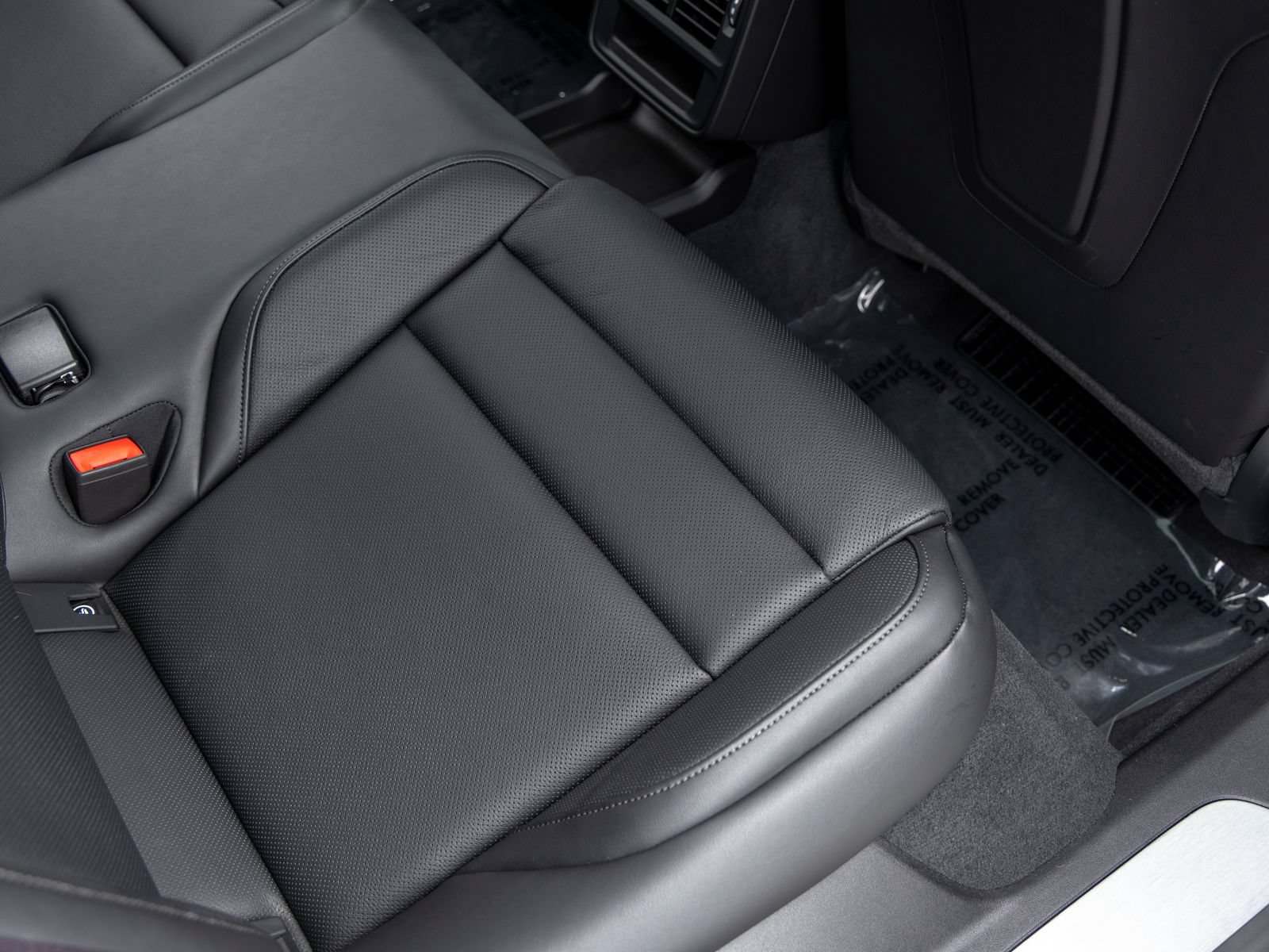 Certified 2025 Porsche Taycan AWD/4WD image 47