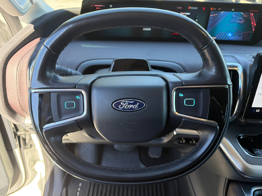 Used 2025 Ford Expedition Max Platinum w/ Platinum Ultimate Package AWD/4WD image 27