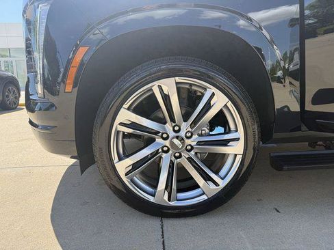 New 2026 Cadillac Escalade ESV Sport w/ Touring Package AWD/4WD image 21