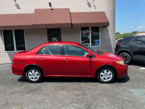 Used 2011 Toyota Corolla LE FWD image 4