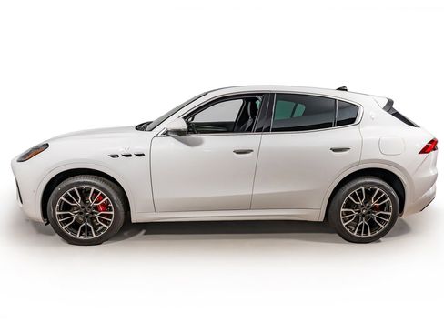 Used 2024 Maserati Grecale GT image 4